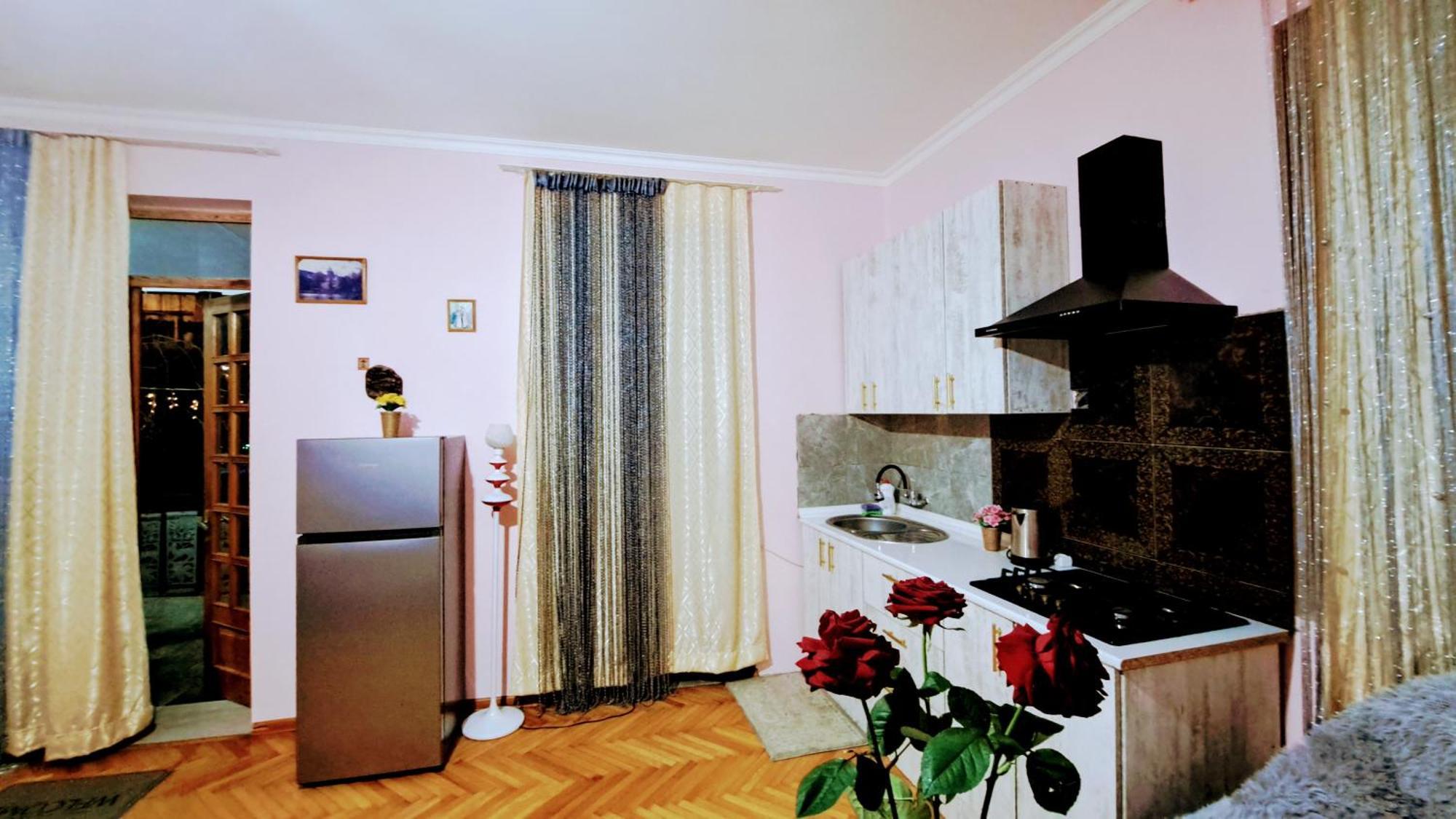 Apartment With A Nice Terrace In Old City Center Tbilisi Exterior photo